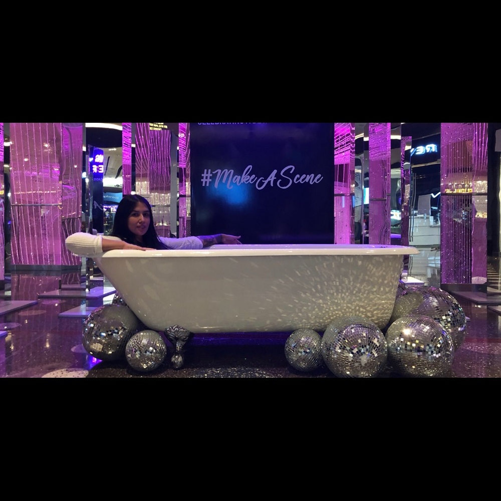 Meet your Posher, Lia